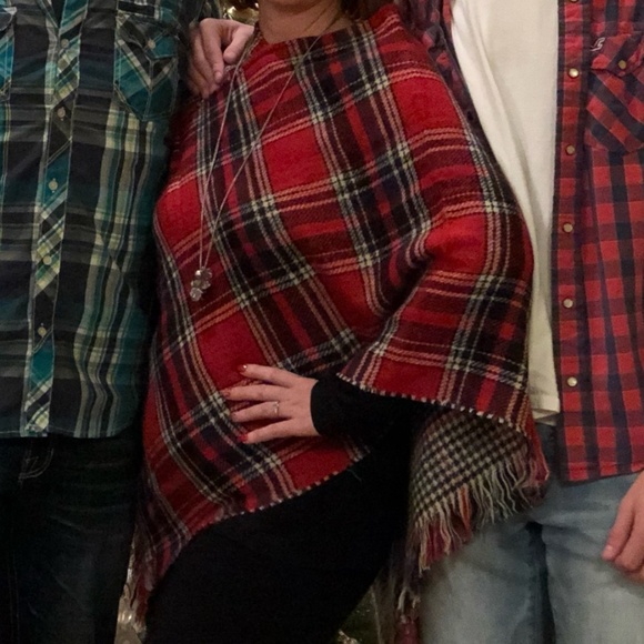 Sweaters - Red Plaid poncho One Size